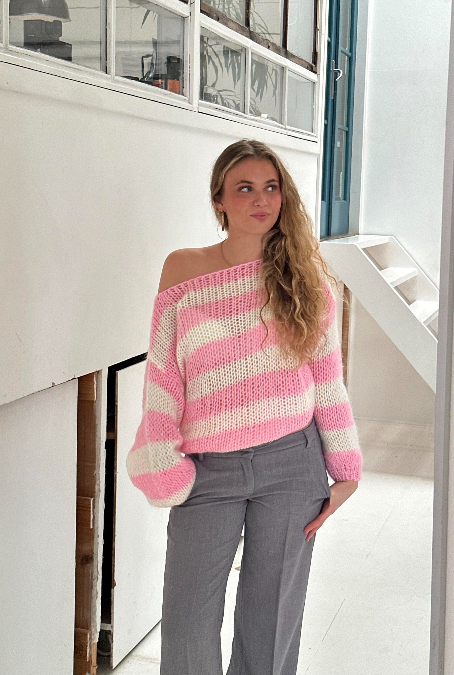 Corey - Loose Striped Sweater - Pink / S - Sweater