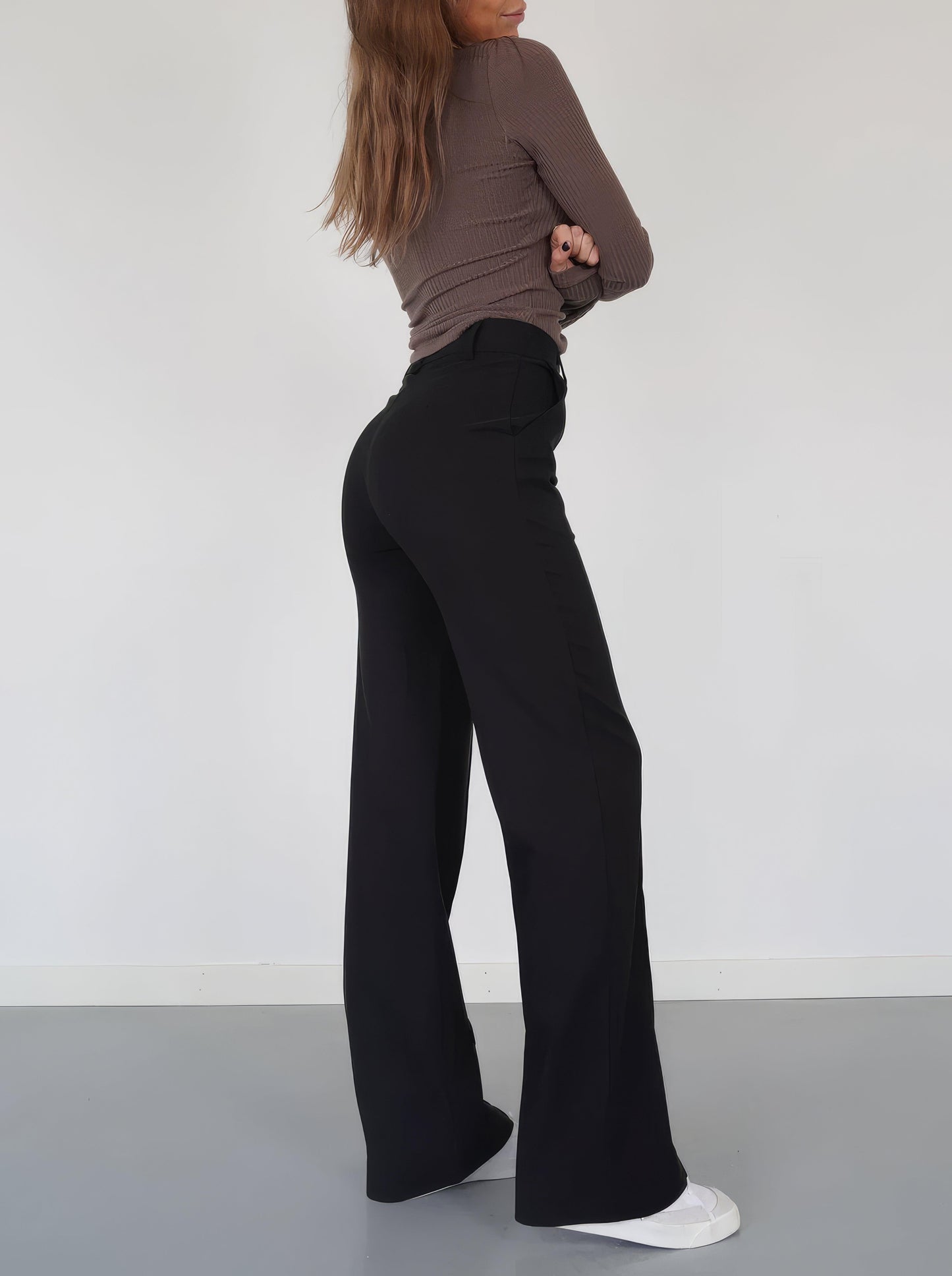 Ella - Wide Trousers To Make You Look Even More Fashionable