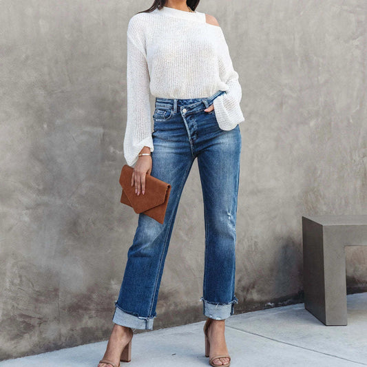 Kate - Straight Leg Jeans With A Playfull Crossed Button