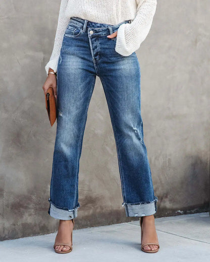 Kate - Straight Leg Jeans With A Playfull Crossed Button