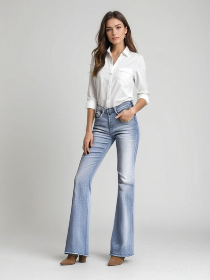 Leah - Flared Light Denim Jeans for Any Occasion